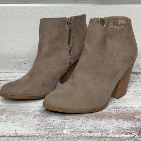 JUST FAB Western Wild Cognac Block Heel Booties Size 10 - Picture 3 of 6